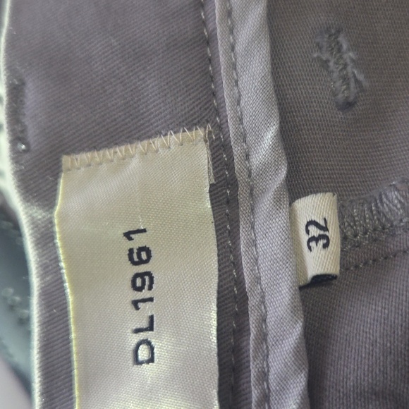 DL 1961 Jake Chino  Shorts with Classic Design Size 32 - Picture 8 of 10